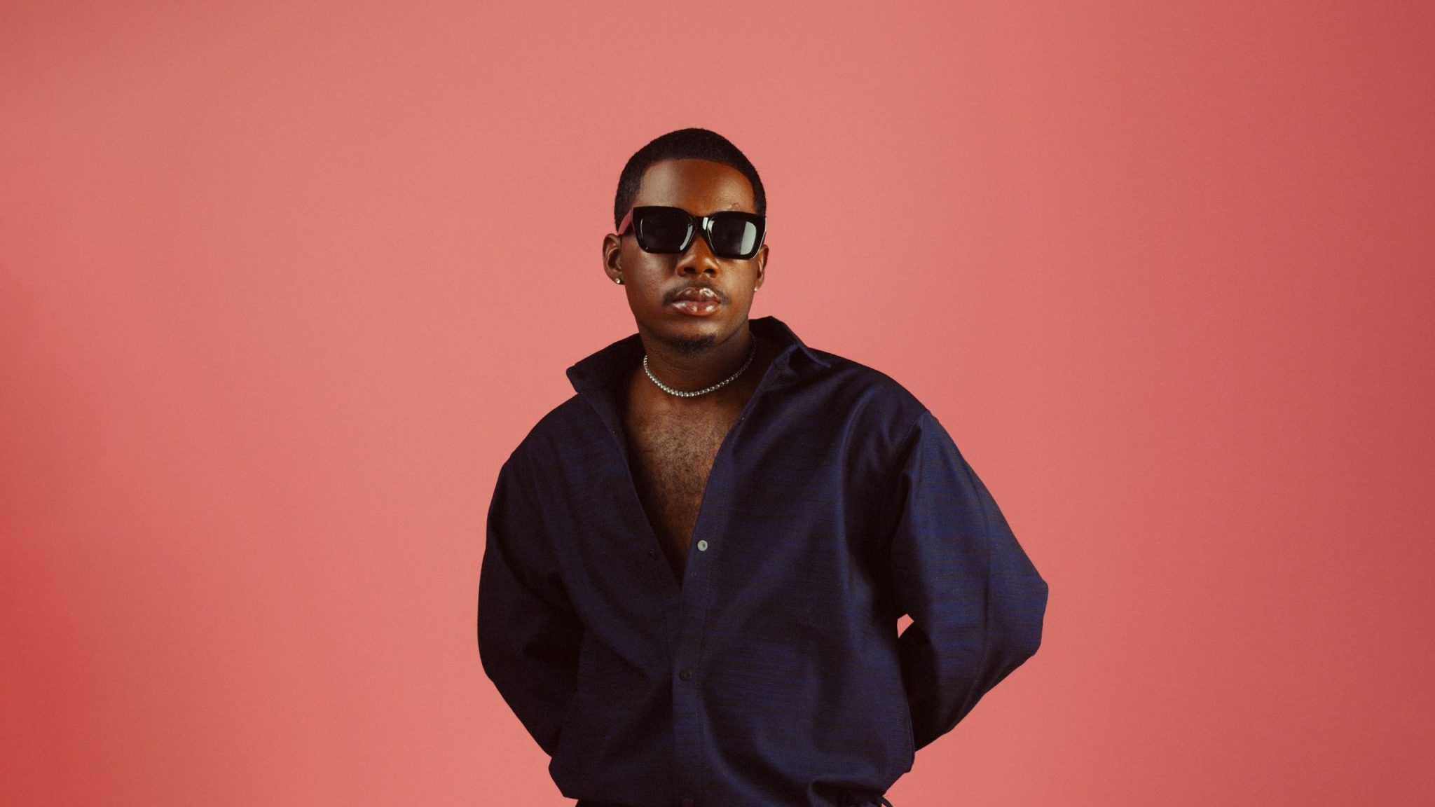 AYO BENZI TURNS THE SCREEN INTO A STAGE: DEBUT EP ‘HEAT & HEART’ ARRIVED APRIL 8, 2026